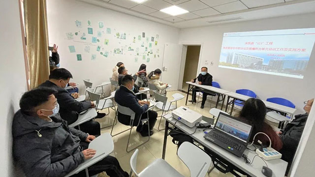 323”攻坚行动基层卒中防治站、胸痛救治培训活动在来凤县人民医院召开