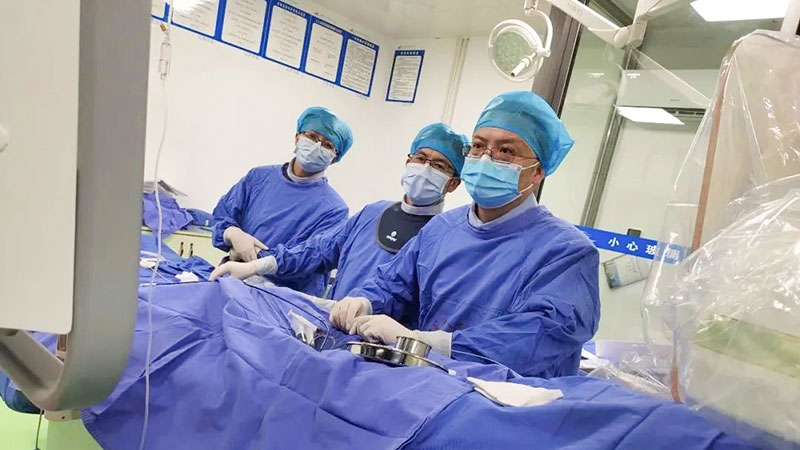 来凤县人民医院介入导管室成立一周年啦！