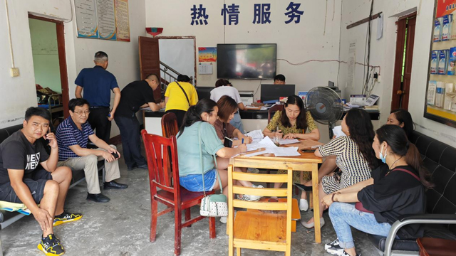 党员干部下基层察民情解民忧暖民心实践活动