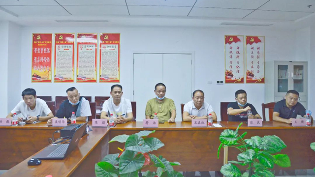 致敬军人：来凤县人民医院召开在职退役军人座谈会