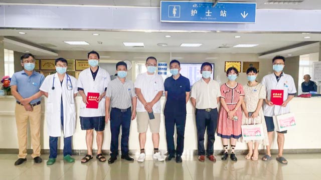 欢庆医师节：专属礼物温暖每位医生