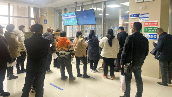 来凤县人民医院：抗击疫情战线上的“隐形战士”