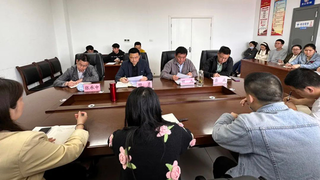 来凤县人民:凝聚青年智慧激励谱写新篇