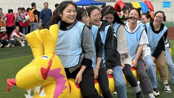 来凤县人民医院举行职工春季趣味运动会