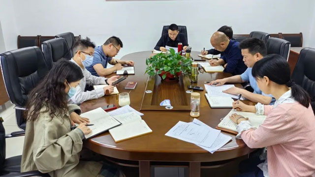 来凤县人民医院深入贯彻“大兴调查研究之风”