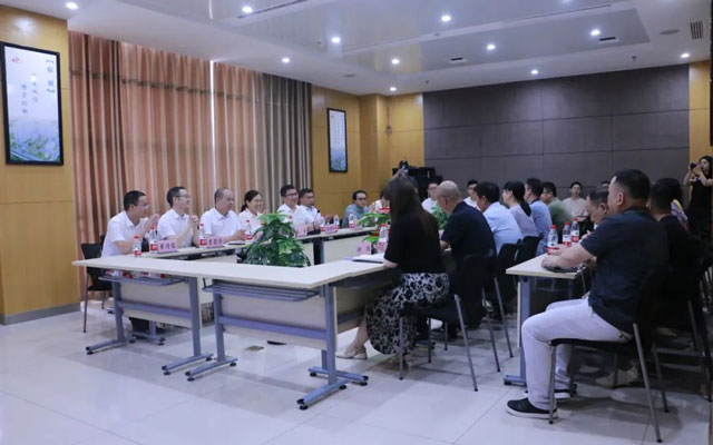 湖北民大医院六位专家特聘至我院坐镇