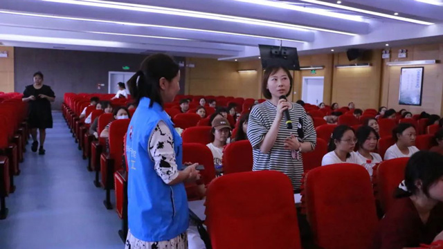 恩施州医学会医院社会工作及志愿服务管理分会走基层巡讲走进来凤