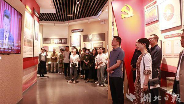 来凤县人民医院：初心领航高质量发展 医心为民健康服务