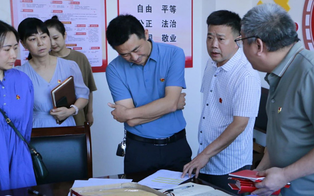 【党建引领】来凤县人民医院：以突击督查推动支部党建工作规范化建设