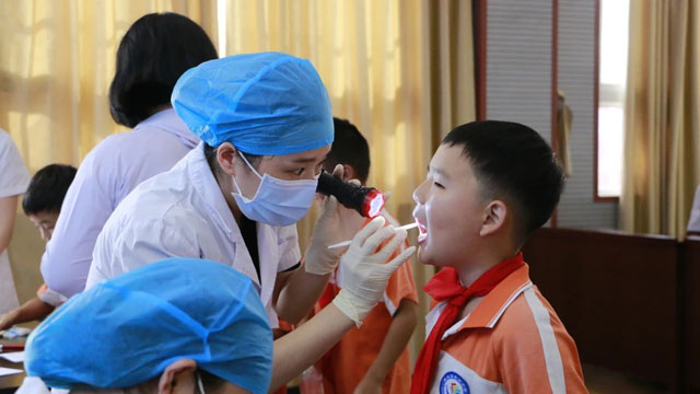 第35个“全国爱牙日”来凤县人民医院在行动