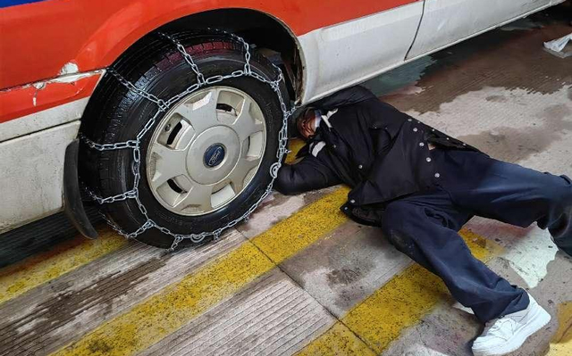 严寒急救转运，深夜风雪兼程