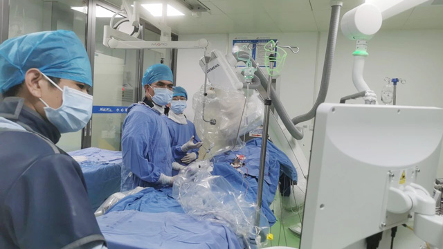 来凤首例！IVUS（血管内超声）指导下的精准治疗