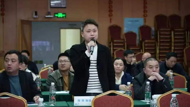 我院肿瘤科滕辉医生参加大型乳腺癌学术会议并精彩发言