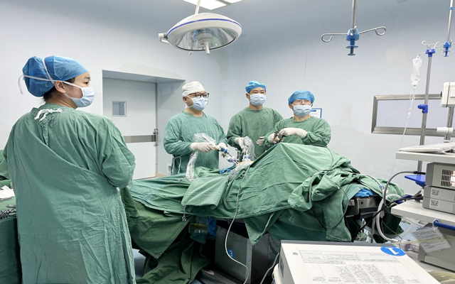 来凤县人民医院：微创巧除腹膜后占位