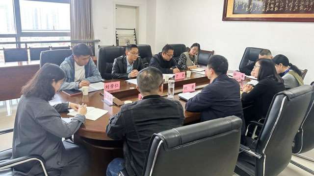 州委组织部调研组一行赴来凤县人民医院调研指导工作