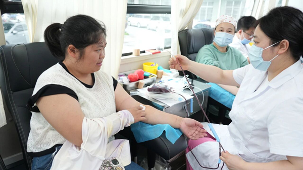 县人民医院无偿献血活动圆满完成